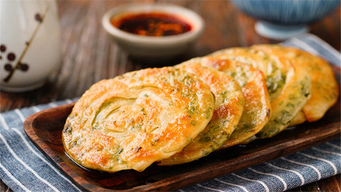 葱油饼(Cōng Yóu Bǐng)